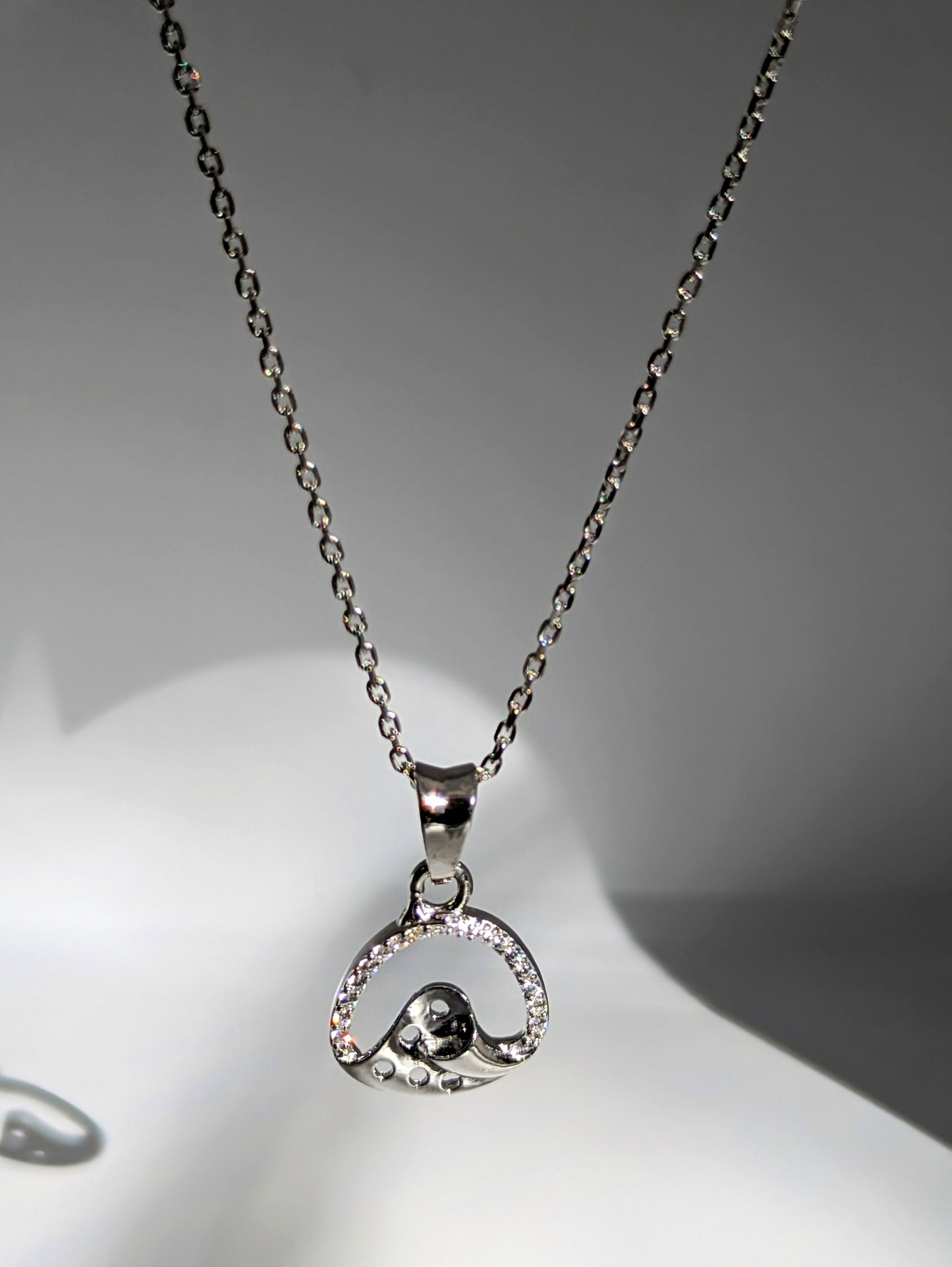 Everlasting Love silver necklace