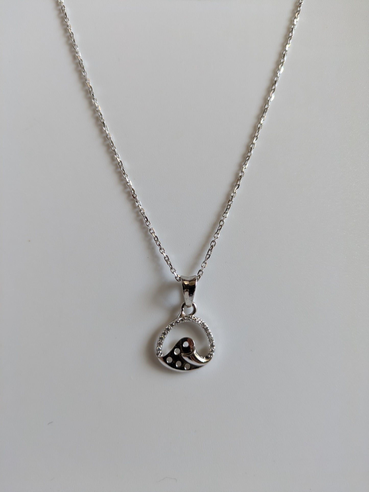 Everlasting Love silver necklace